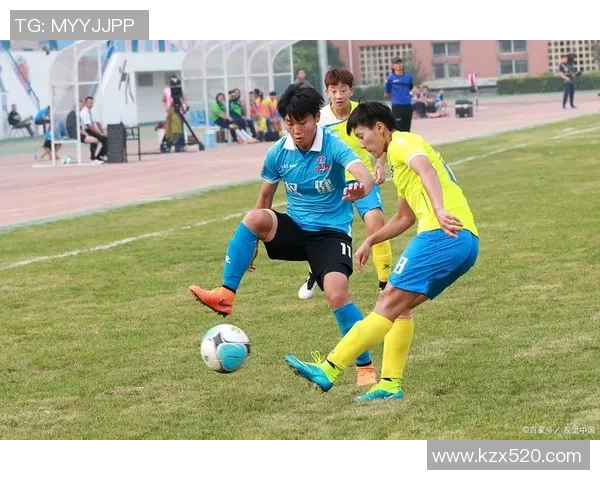 足球男生攻的魅力与挑战如何在赛场上展现青春活力与团队精神